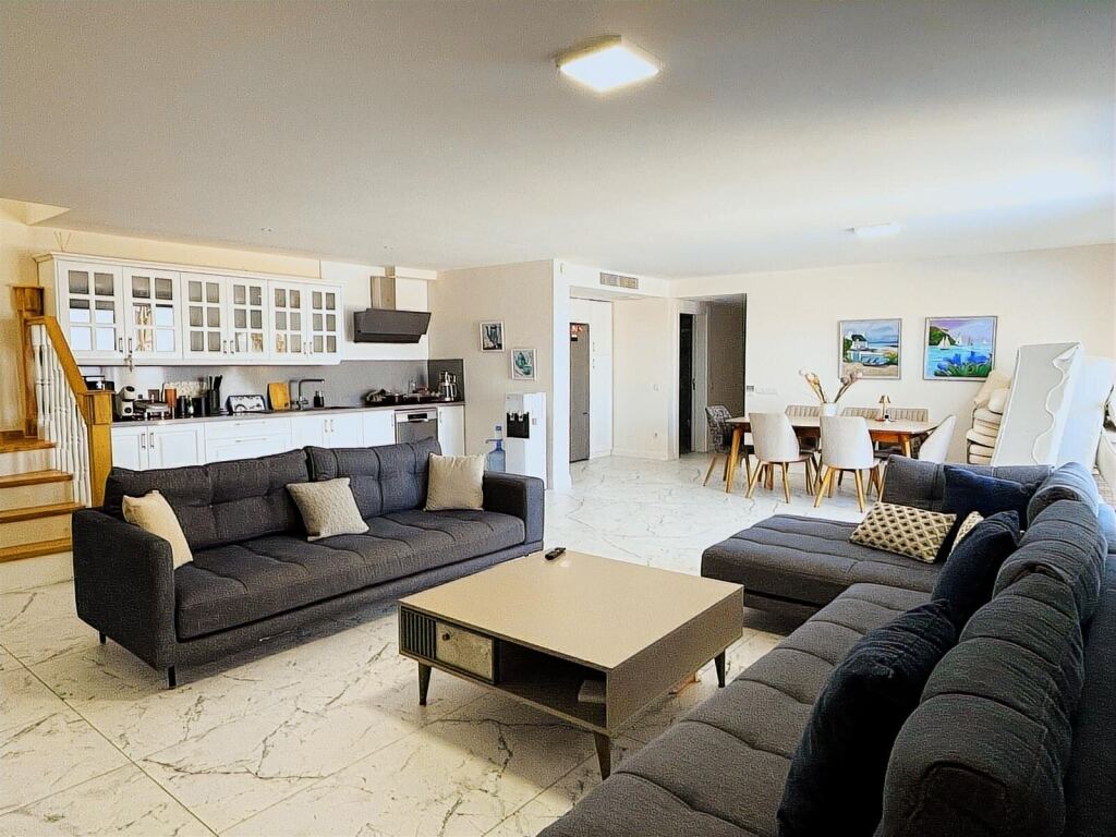 Muhteşem Manzaralı, Özel Havuzlu,Otoparklı,300m2 Villa - 12