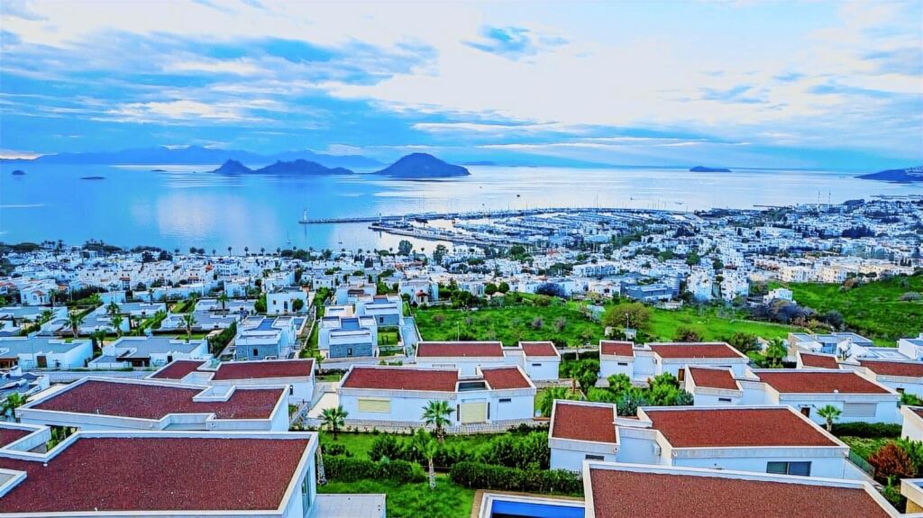 Muhteşem Manzaralı, Özel Havuzlu,Otoparklı,300m2 Villa - 5