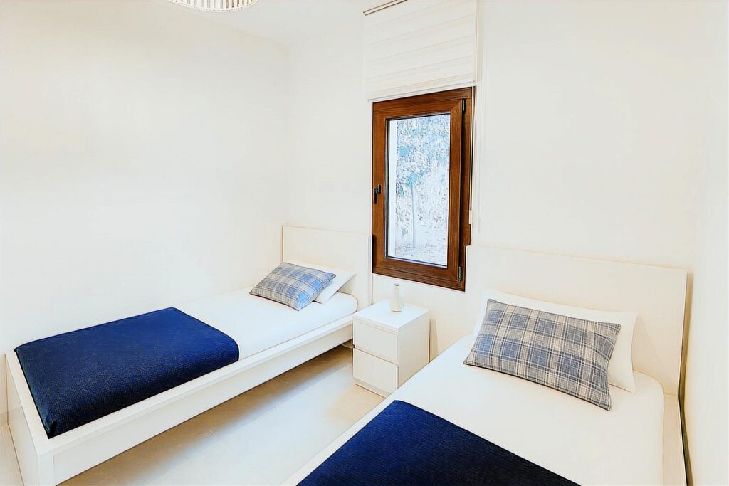 Havuzlu, Otoparklı, Muhteşem Manzaralı Sitede, Full Yapılı Daire - 11