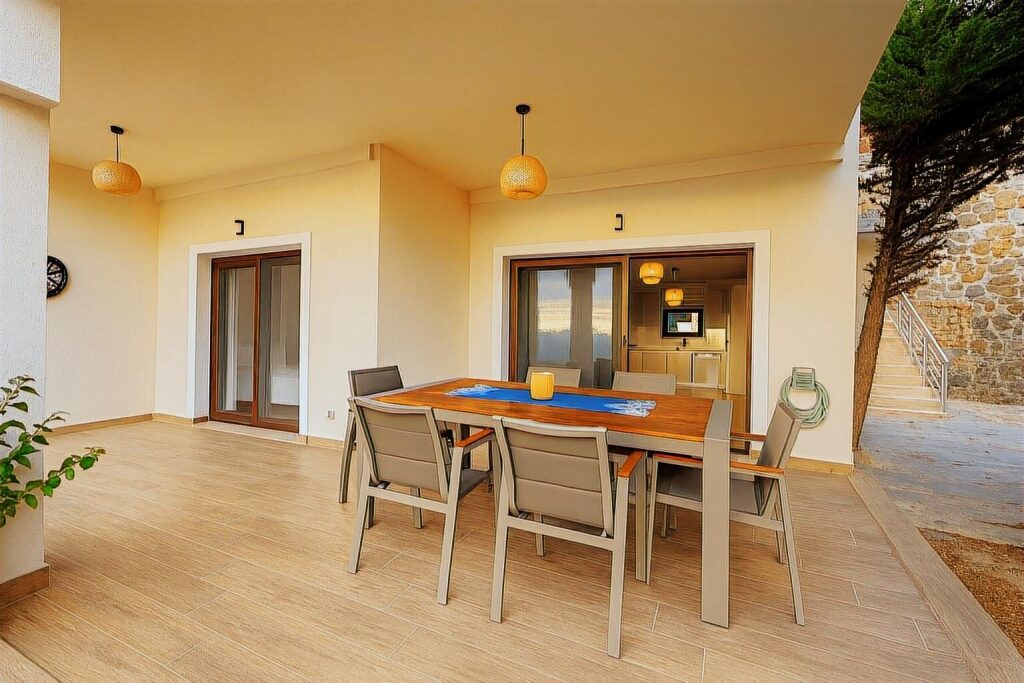 Havuzlu, Otoparklı, Muhteşem Manzaralı Sitede, Full Yapılı Daire - 4