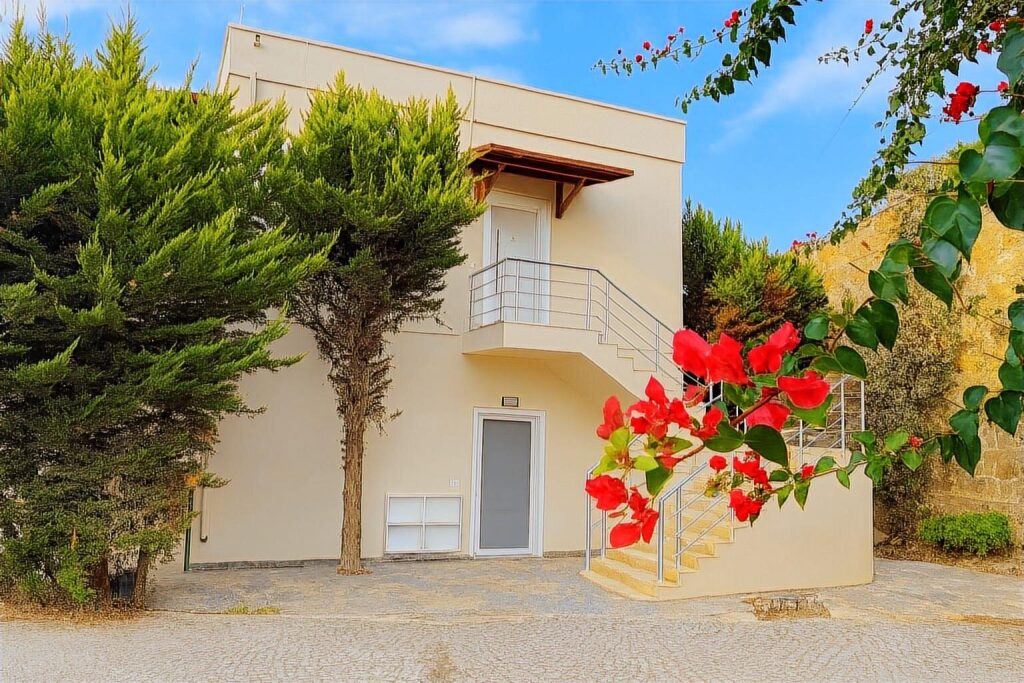 Havuzlu, Otoparklı, Muhteşem Manzaralı Sitede, Full Yapılı Daire - 3