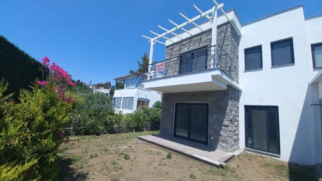 GÜRECE SATILIK VİLLA