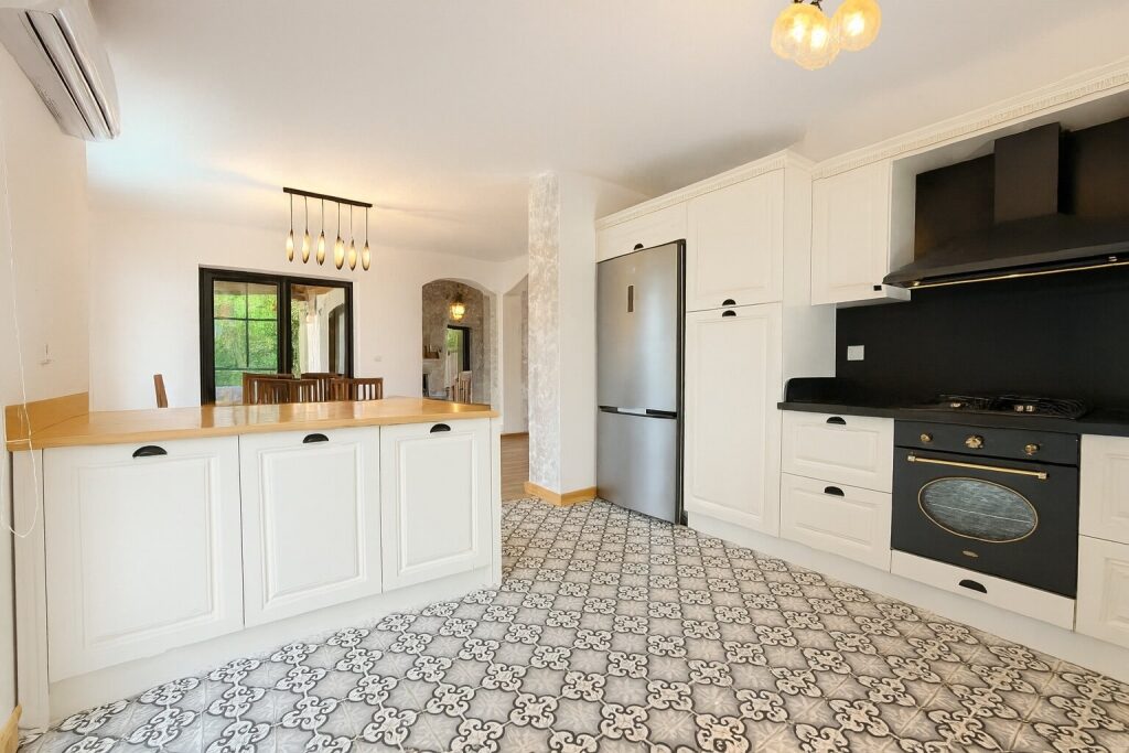 Bitez Köyiçinde Site İçi Taş Villa, Özel Havuzlu 5+2 Tripleks - 17