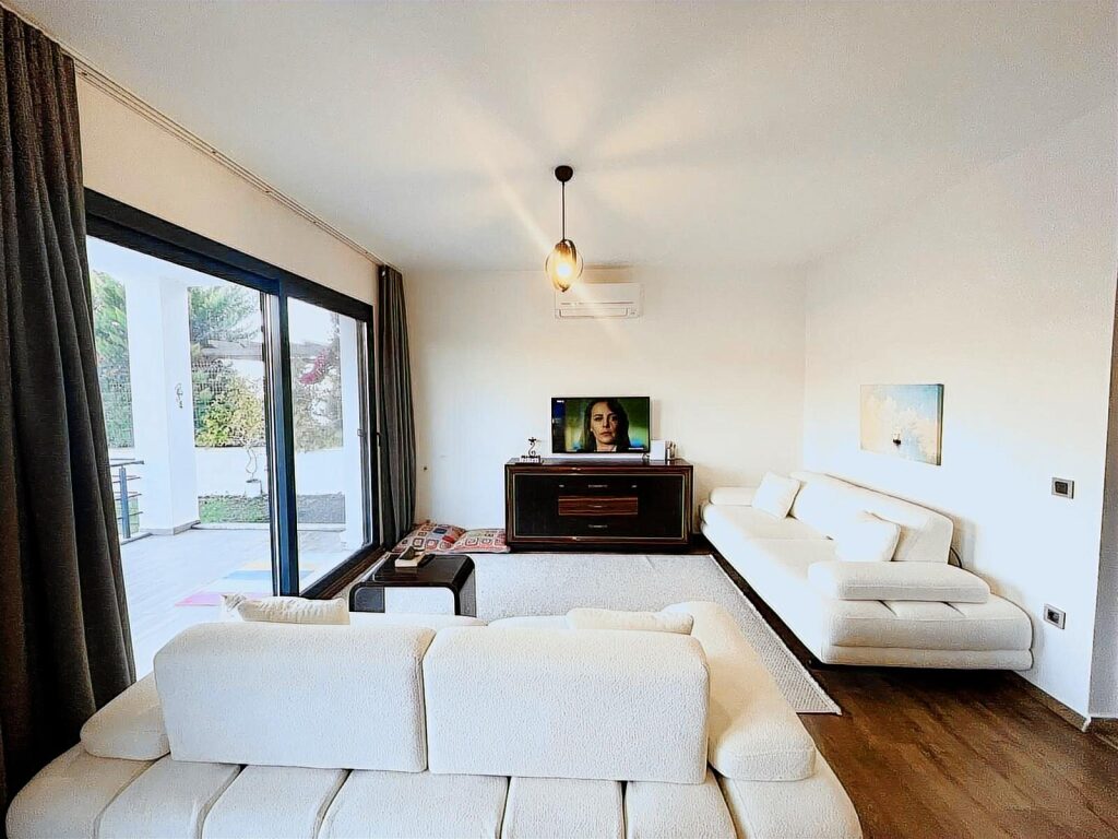 Akyarlar'da, 4+2,Masrafsız,Bahçeli,Yeni Tripleks Villa - 14