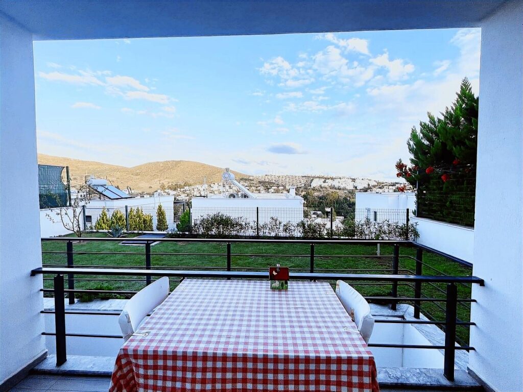 Akyarlar'da, 4+2,Masrafsız,Bahçeli,Yeni Tripleks Villa - 7