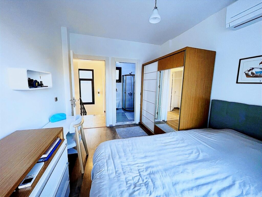 Akyarlar'da, 4+2,Masrafsız,Bahçeli,Yeni Tripleks Villa - 17