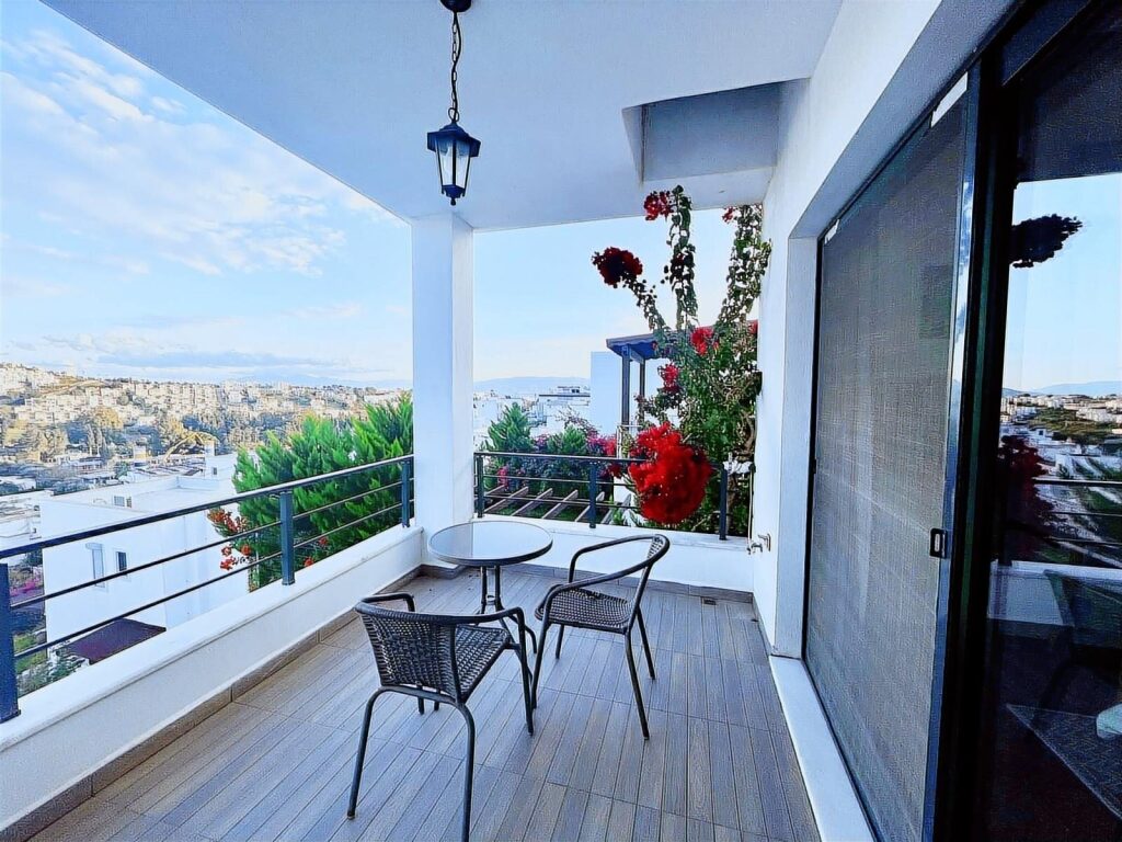 Akyarlar'da, 4+2,Masrafsız,Bahçeli,Yeni Tripleks Villa - 24