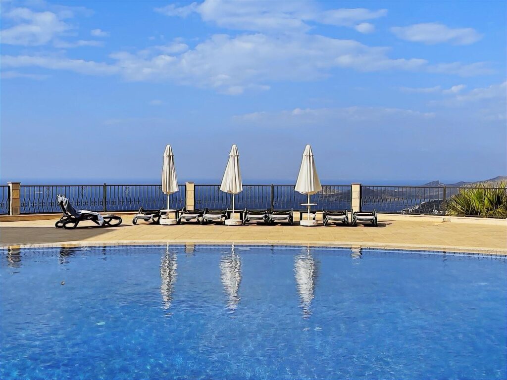 Gümüşlük Koyunbaba'da Havuzlu Sitede ,Manzaralı, Müstakil Villa - 3