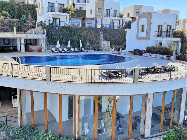 Gümüşlük Koyunbaba'da Havuzlu Sitede ,Manzaralı, Müstakil Villa