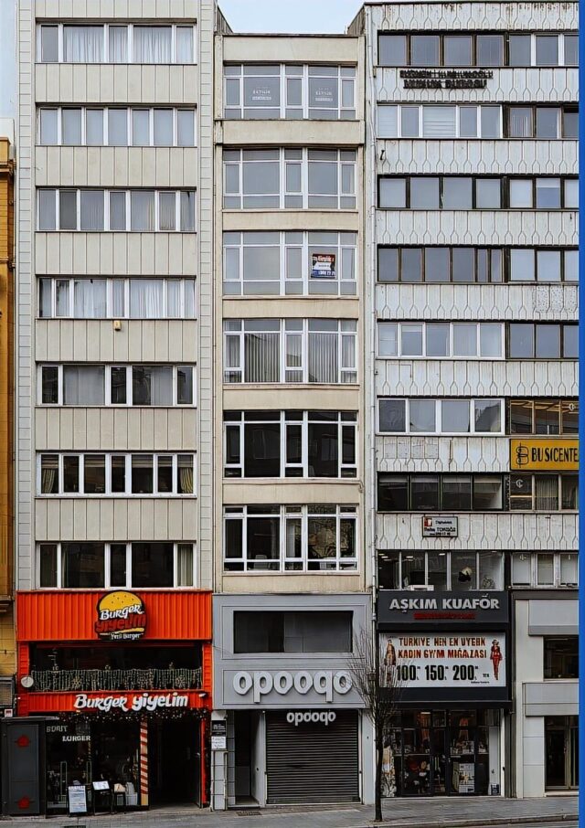 Halaskargazi Caddesi, Osmanbey Metro Çıkışında Merkezi Ofis