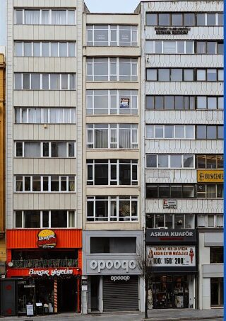 Halaskargazi Caddesi, Osmanbey Metro Çıkışında Merkezi Ofis